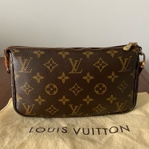 SOLD Louis Vuitton Pochette Accessoires